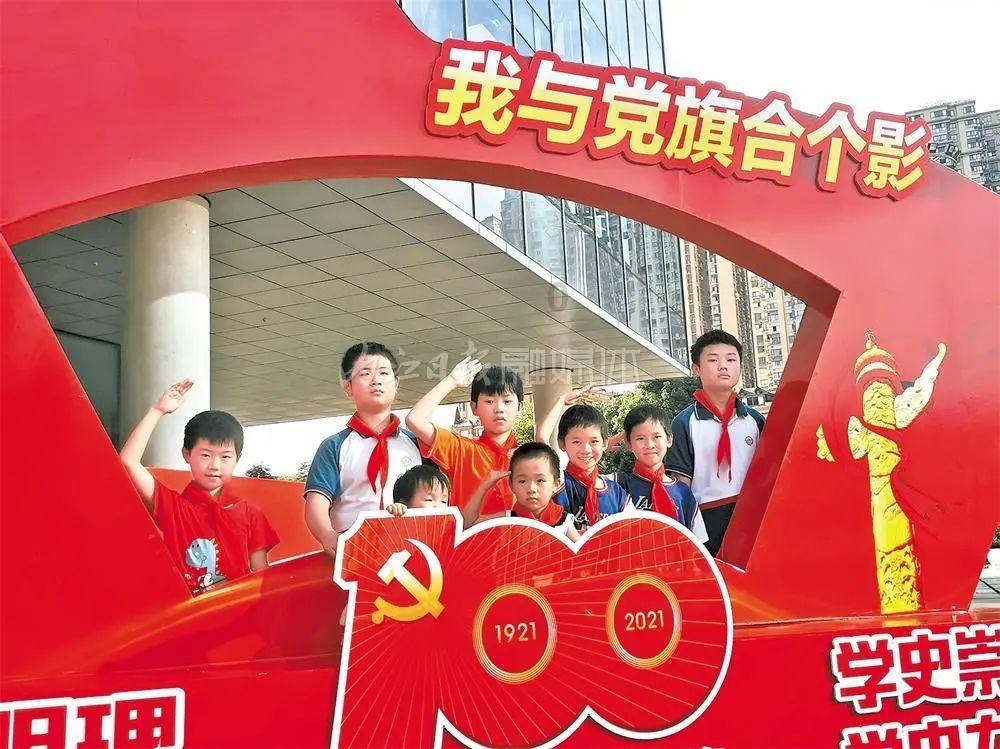 全球人口密度最大的国家，是中国的10倍，女性还不停生孩子游戏画面