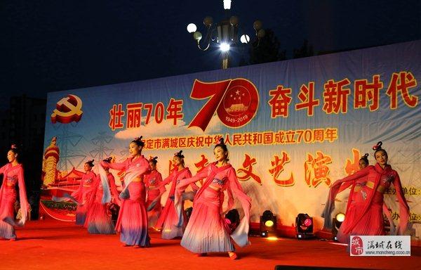 腿又短又粗的男生适合穿什么裤子会比较好看呢？游戏画面